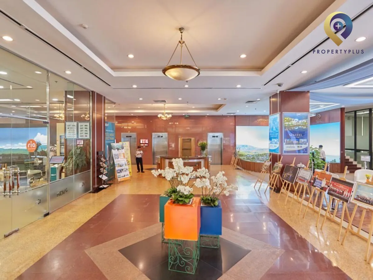Lobby area of CEO Tower with modern design and welcoming atmosphere - hình ảnh từ Property Plus